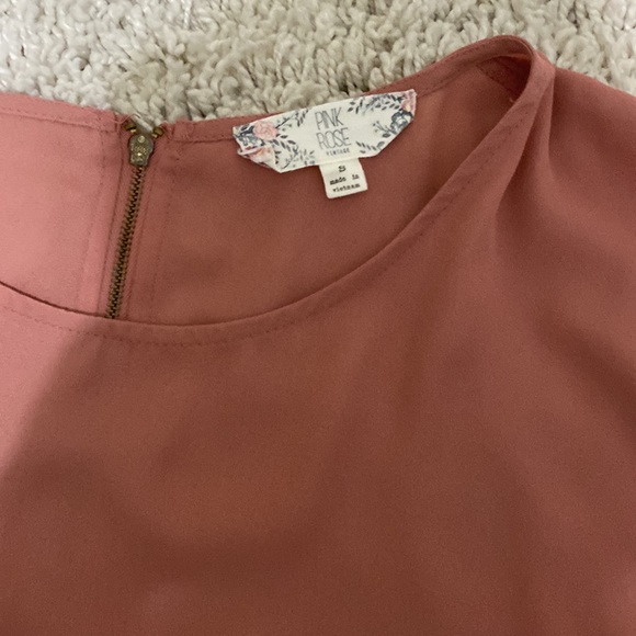 nice top - Picture 2 of 2